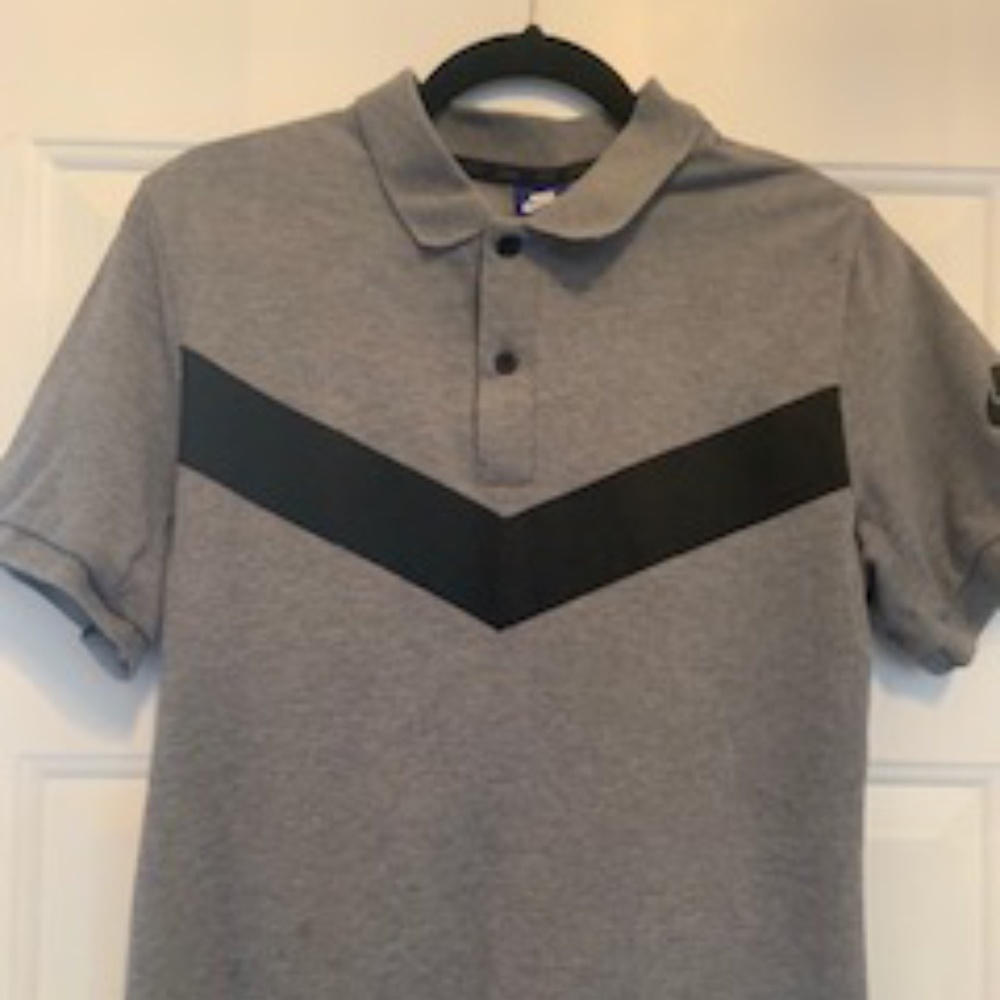 Nike Men's small grey/black polo shirt